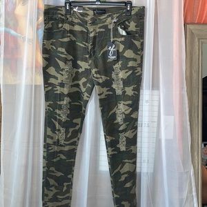 Camo Skinny Jeggings 🌺🤗